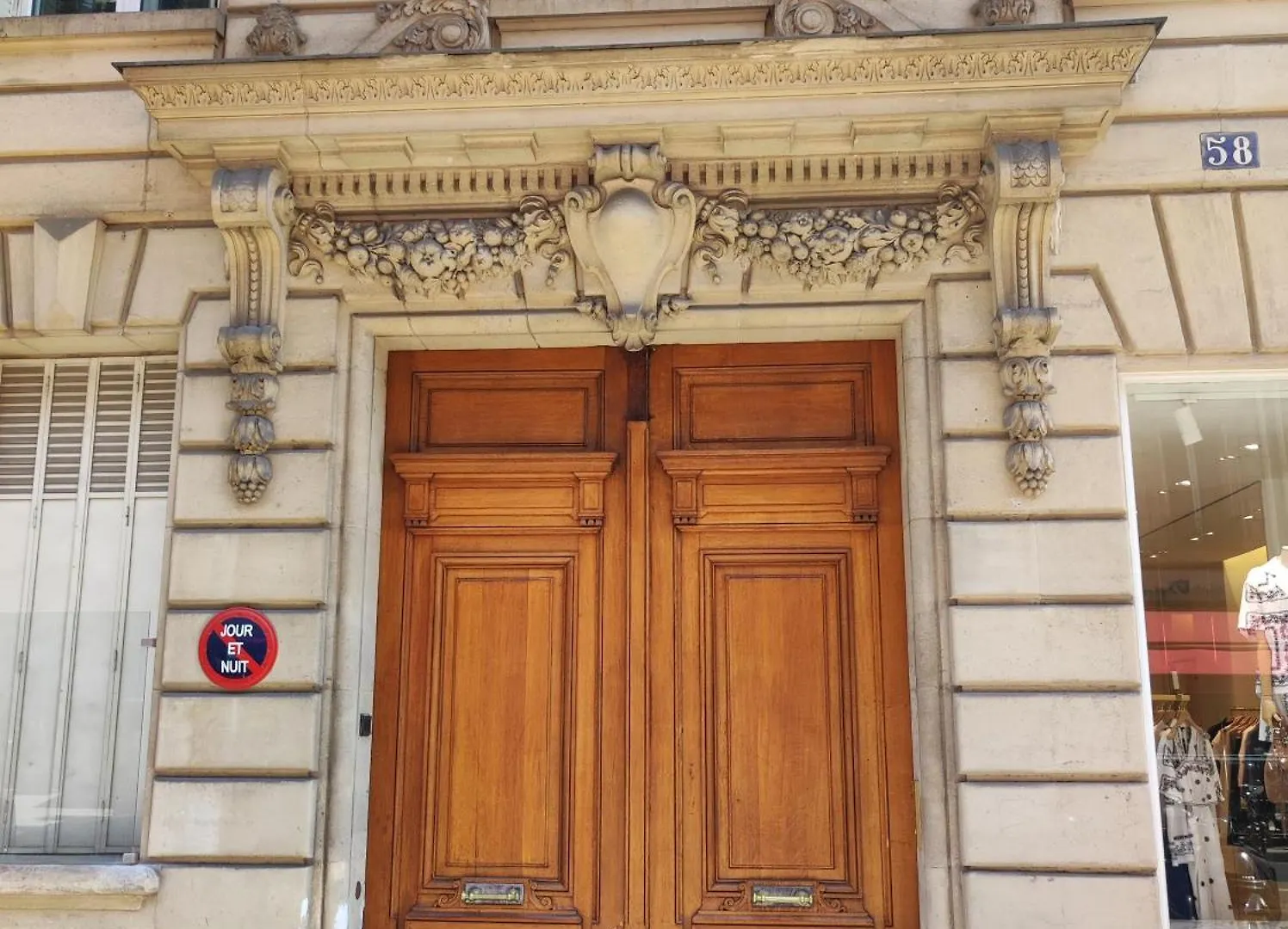 Superbe Appartements 5Br Pierre Charon Champs Elysees باريس 0*,  فرنسا